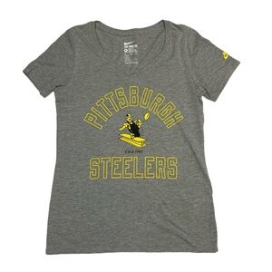 The Nike Tee NFL Pittsburgh Steelers Athletic Cut T-Shirt-Women’s Medium
